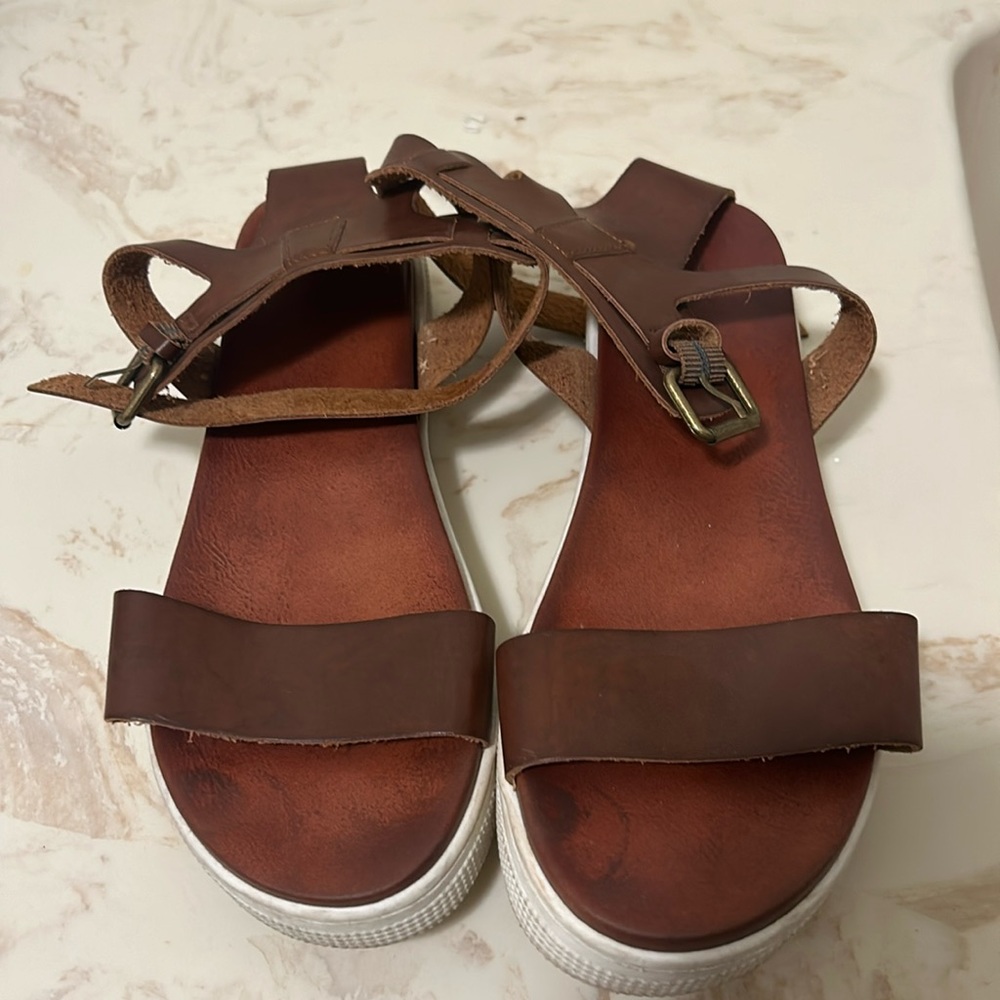Mia Sandals